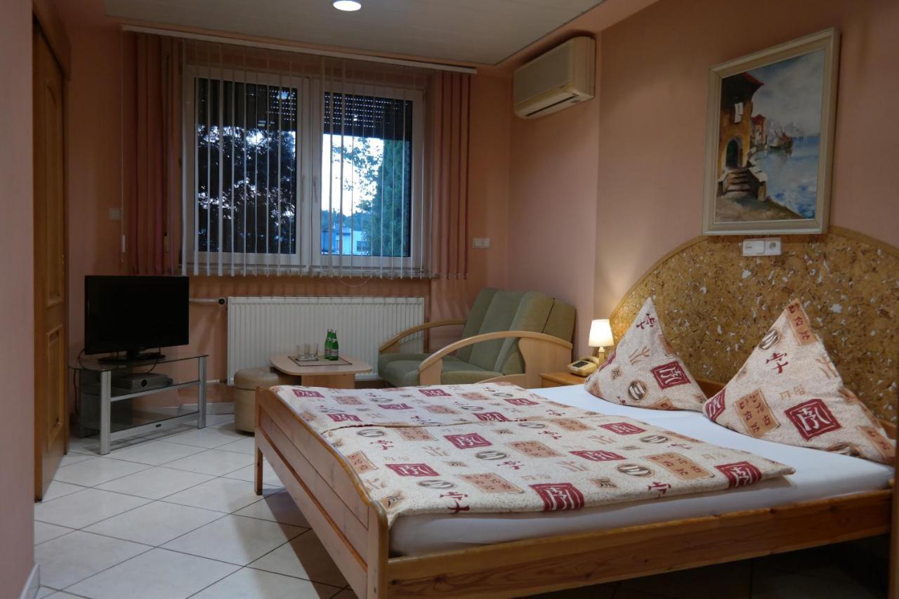 Villamirage Tarnowskie Góry Dış mekan fotoğraf
