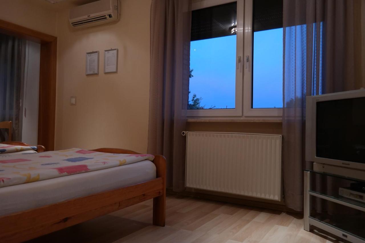 Villamirage Tarnowskie Góry Dış mekan fotoğraf