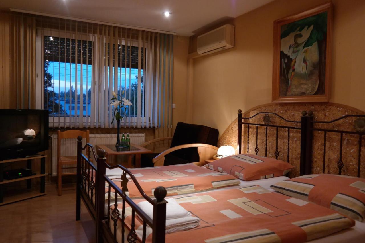 Villamirage Tarnowskie Góry Dış mekan fotoğraf