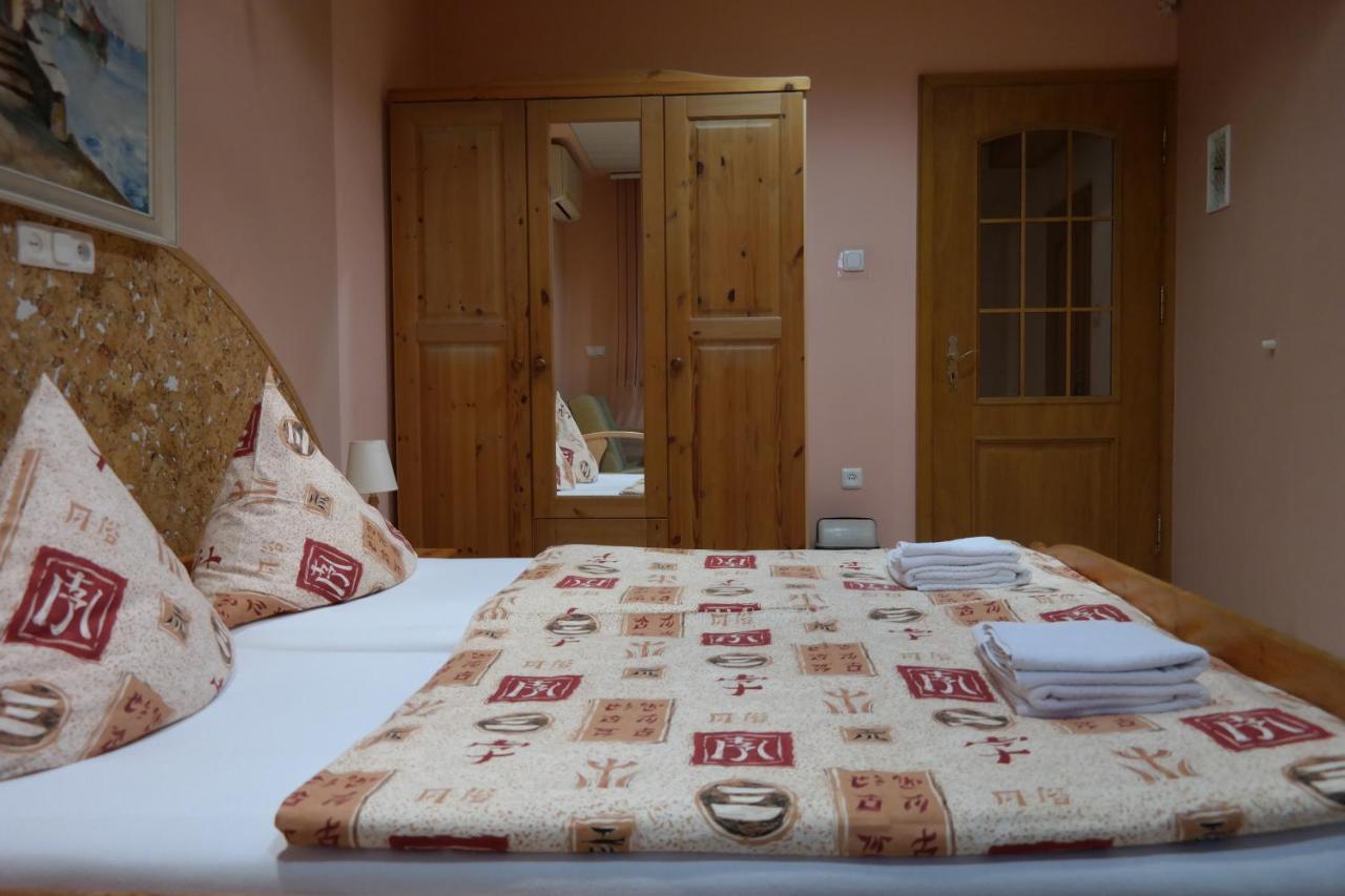 Villamirage Tarnowskie Góry Dış mekan fotoğraf